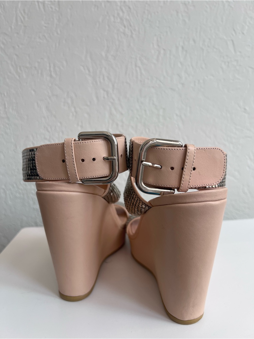 Stuart Weitzman Shimmery Silver Sandal Wedges Strappy Size 6.5 Spain Evening - Picture 2 of 11